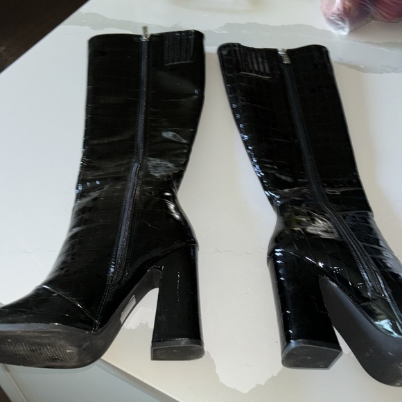 EUC Princess Poly Faux Black Patent Leather Crocodile Boots 7 MSRP $80 - Picture 8 of 12